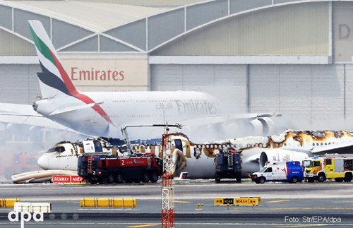 Boeing 777-300 A6-EMW Dubai Airport Crash Flight EK521 from Thiruvananthapuram India