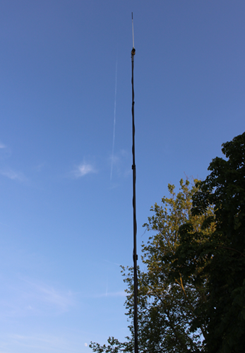 VHF-antenne om contact te kunnen opnemen met Beek Tower