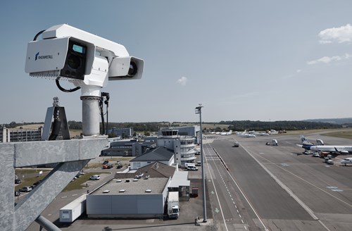 A combination of video and infrared cameras deliver a permanent 360-degree view of the airport.
