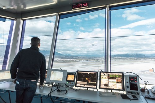 ENAIRE Controller in control tower