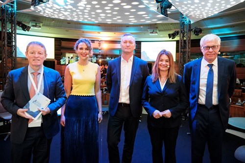 From left to right: Eamonn Brennan, Loubna Bouarfa, Marc Fontaine, Lucilla Sioli, Pierre Andribet 