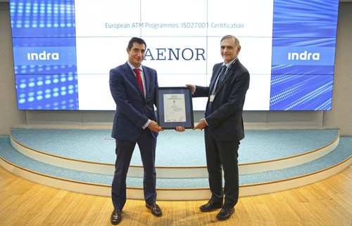 left to right: Javier Muñoz, AENOR’s Conformity Assessment Director, and Rafael Gallego, Indra’s European ATM Programs Director left to right: Javier Muñoz, AENOR’s Conformity Assessment Director, and Rafael Gallego, Indra’s European ATM Programs Director