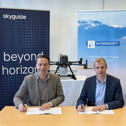 Götz Ardey, Domien De Ruyck, Klaus Meier and Thorsten Oelgart signing the Cooperation Agreement Götz Ardey, Domien De Ruyck, Klaus Meier and Thorsten Oelgart signing the Cooperation Agreement