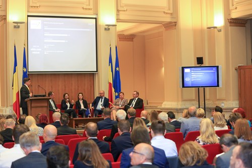 From left to right: Julian Pryke, Founder & COO, Meantime Communications (Moderator) Andreas Eichinger – Vice-President Operational Planning – Frankfurt Airport Tanja Grobotek – Director European Affairs – CANSO Isabelle Jagiello Senior Project Manager – Innovation and Networks Agency (INEA) Janusz Janiszewski – CEO – PANSA Regina Klotz – Vice-President SESAR Deployment – Deutsche Lufthansa Sven Rensmeyer – LtCol Project Officer SESAR – European Defence Agency From left to right: Julian Pryke, Founder & COO, Meantime Communications (Moderator) Andreas Eichinger – Vice-President Operational Planning – Frankfurt Airport Tanja Grobotek – Director European Affairs – CANSO Isabelle Jagiello Senior Project Manager – Innovation and Networks Agency (INEA) Janusz Janiszewski – CEO – PANSA Regina Klotz – Vice-President SESAR Deployment – Deutsche Lufthansa Sven Rensmeyer – LtCol Project Officer SESAR – European Defence Agency