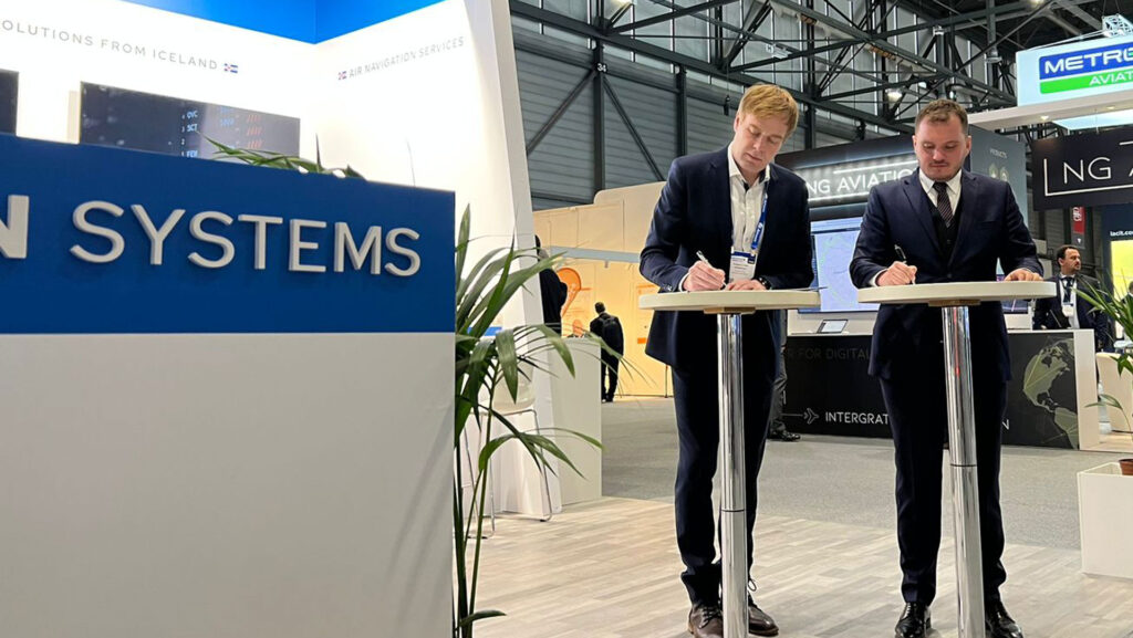 Magnús Már Þórðarson, CEO of Tern Systems, and Marek Franko, CEO and Co-Founder of NG Aviation, amicably signed a cooperative agreement on the first day of Airspace World in Geneva.